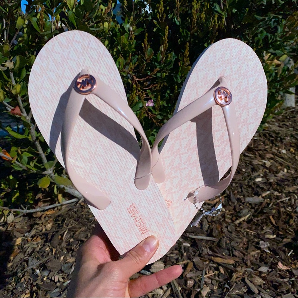 🎀Michael Kors Pink MK logo sandals🎀